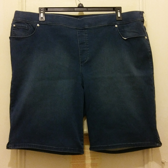 avery shorts by gloria vanderbilt